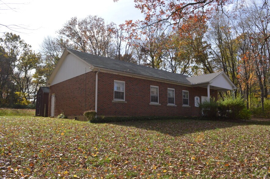 More Photos Of 857 Goshen Hill Rd, Lebanon Flex For Sale