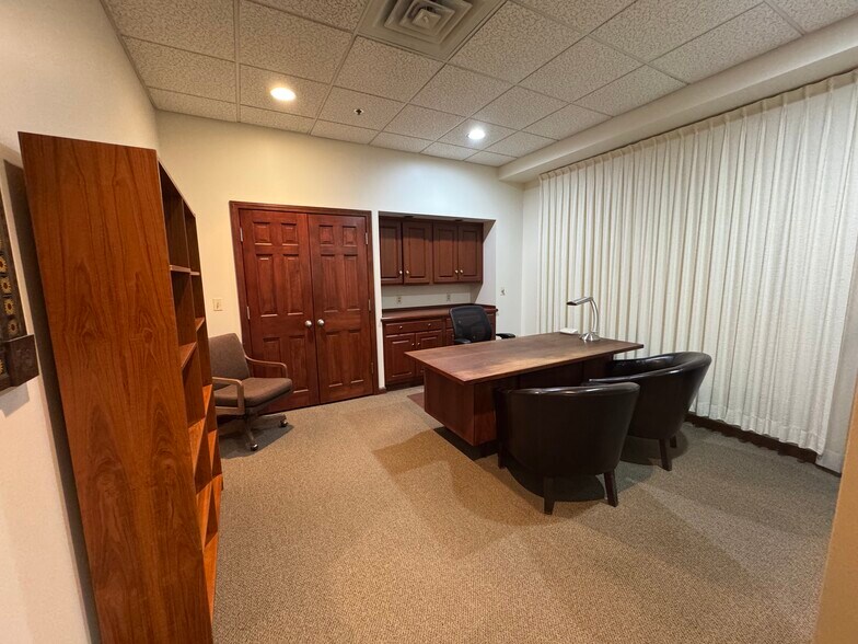 More Photos Of 299 Carew St, Springfield Medical For Sale