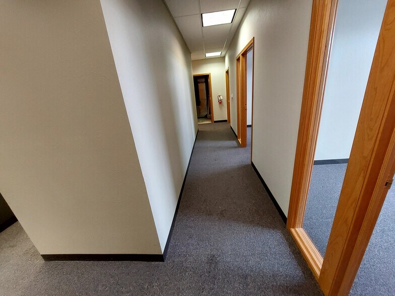 More Photos Of 435 Village Walk Ln, Johnson Creek Office For Lease