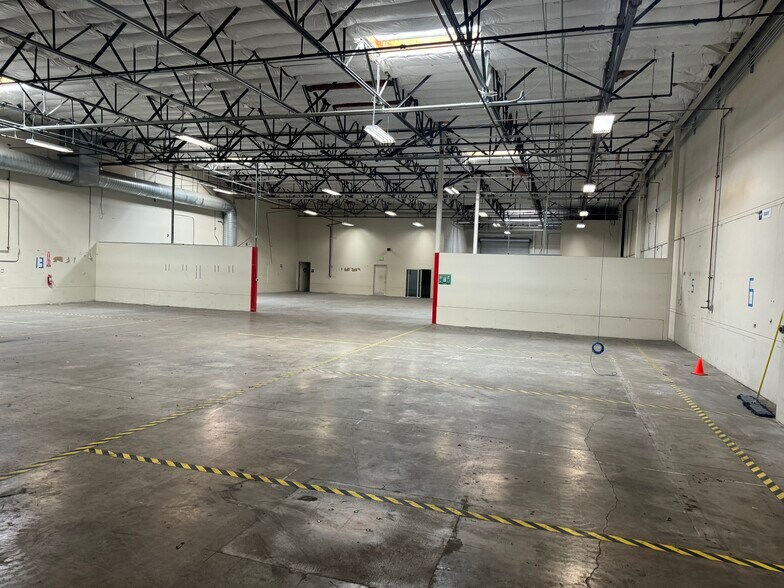 More Photos Of 4340-4390 Technology Dr, Fremont Warehouse For Lease