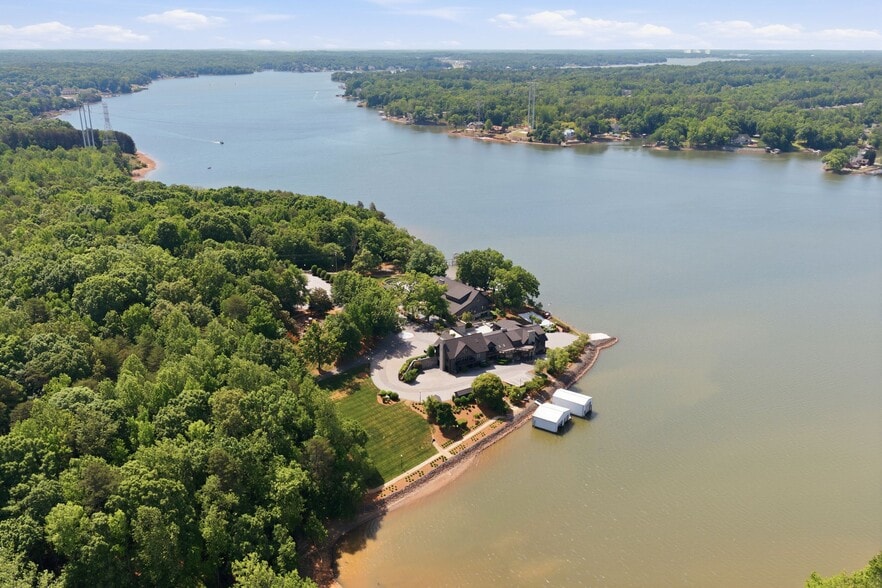 More Photos Of 9715 Nine Eagles Ln, Charlotte Specialty For Sale