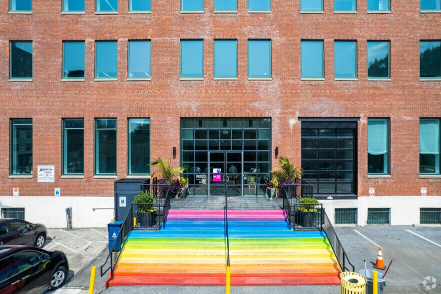 More Photos Of 990 Spring Garden St, Philadelphia Loft Creative Space For Lease