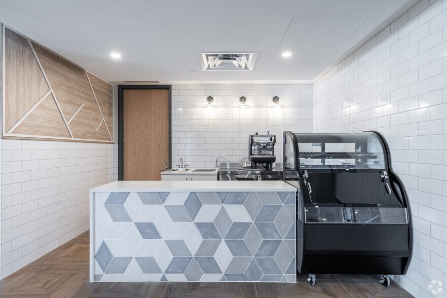 More Photos Of 100 Enterprise Dr, Rockaway Coworking Space