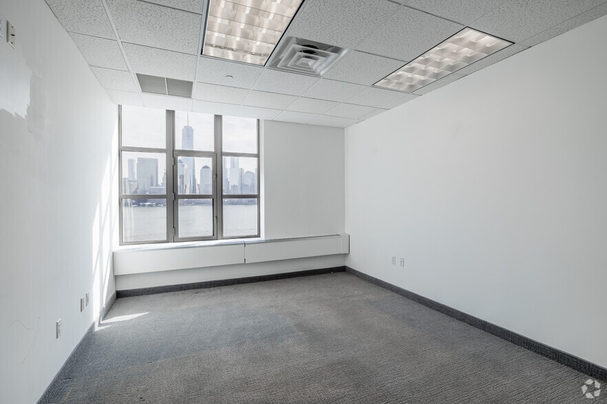 More Photos Of 15 Exchange Pl, Jersey City Office For Lease