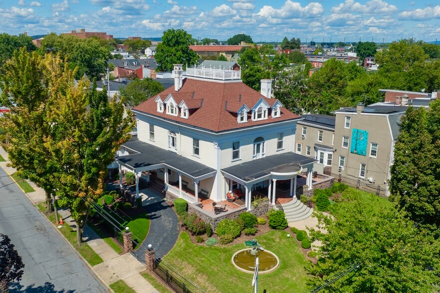 More Photos Of 802 N Duke St, Lancaster Office For Sale