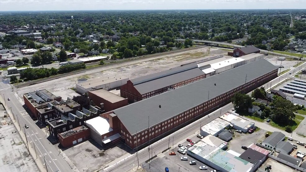 More Photos Of 617 W Center St, Marion Warehouse For Sale