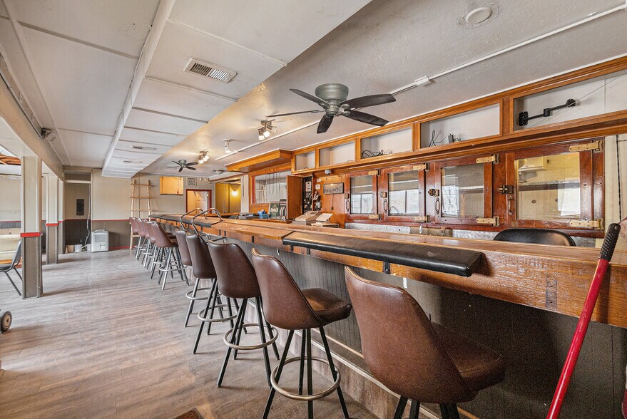 More Photos Of 1008 Bancroft St, Omaha General Retail For Sale