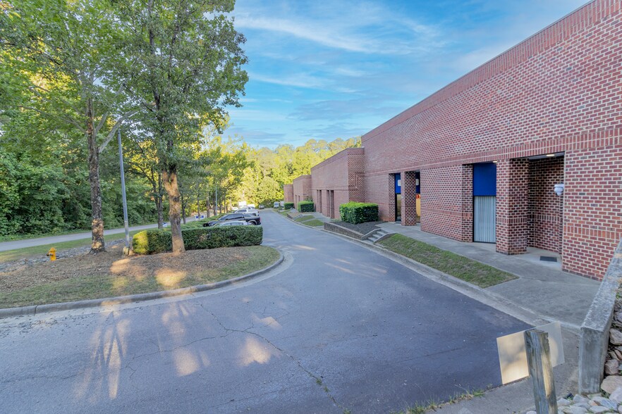 More Photos Of 3200 Glen Royal Rd, Raleigh Showroom For Lease