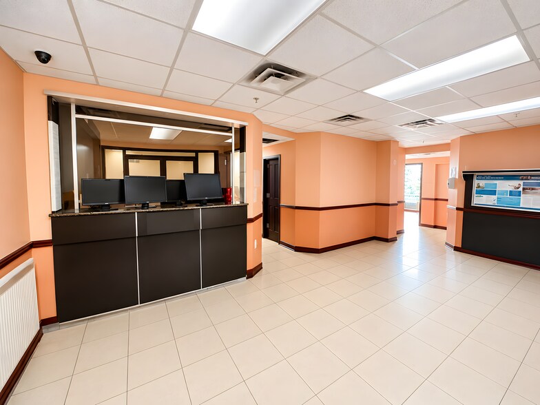 More Photos Of 1009 Brighton Beach Ave, Brooklyn Bank For Lease