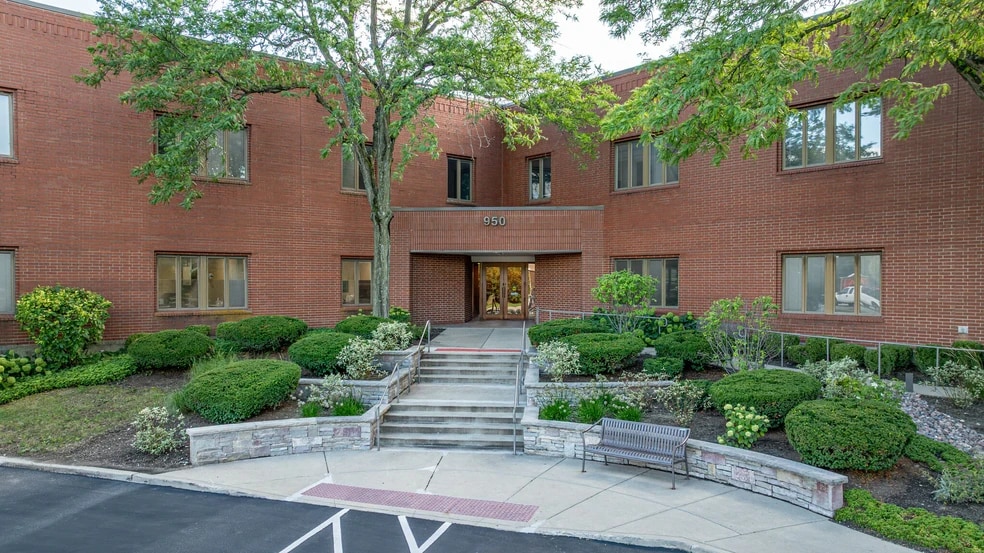 Primary Photo Of 950 N York Rd, Hinsdale Medical For Lease