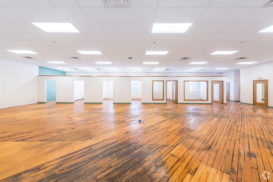 More Photos Of 10 Admiral St, Providence Office For Lease