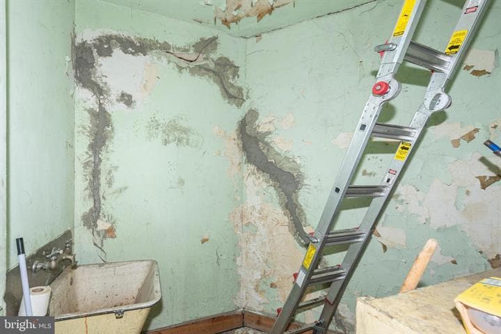 More Photos Of 1873 N Gay St, Baltimore Storefront Retail Office For Lease