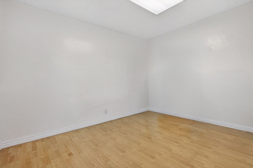 More Photos Of 4160 Verdugo Rd, Los Angeles Office For Sale