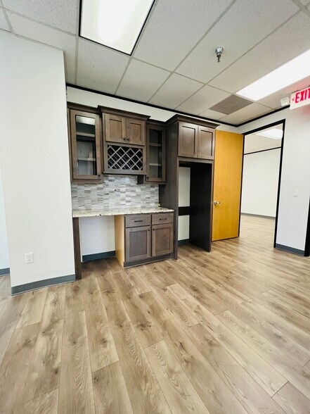 More Photos Of 3033 Chimney Rock Dr, Houston Office For Lease