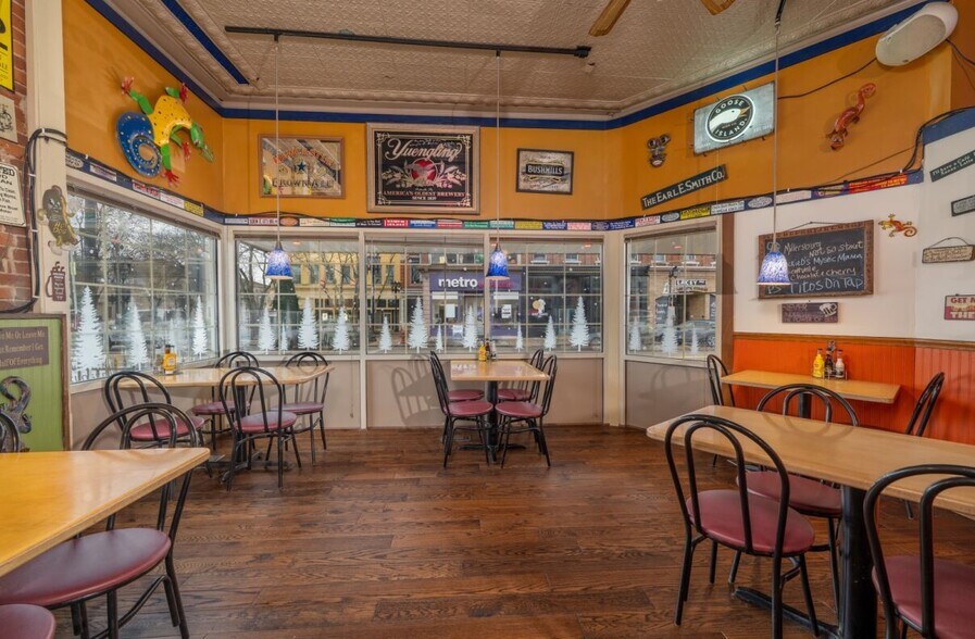 More Photos Of 110 S Broadway St, New Philadelphia Storefront Retail Office For Sale
