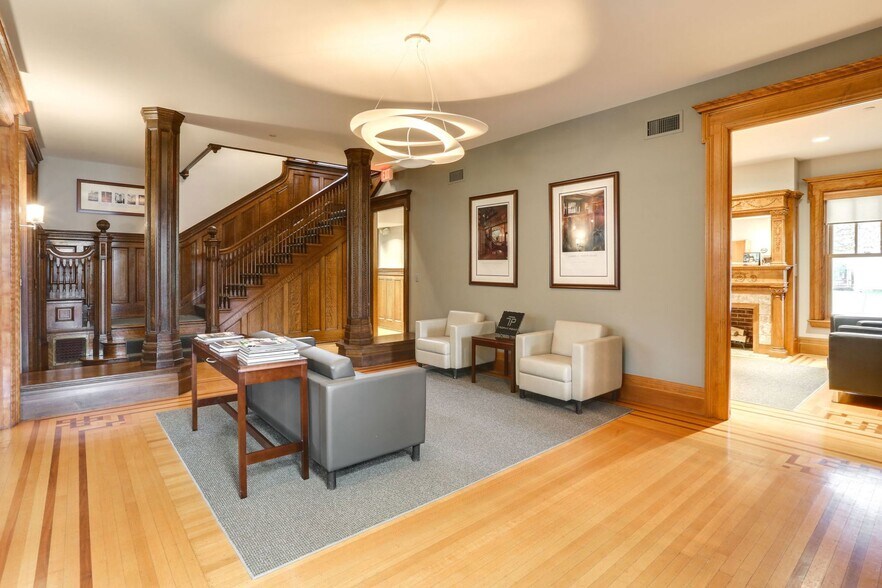 More Photos Of 4588 S Park Ave, Hamburg Office Residential For Sale