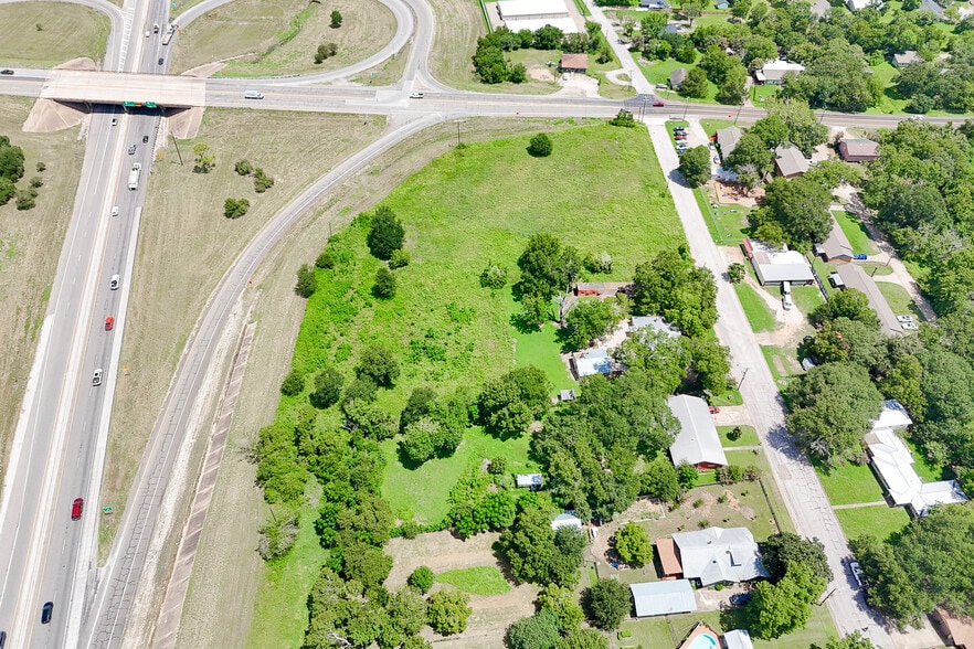 More Photos Of 102 Dixie Street, Brenham Land For Sale