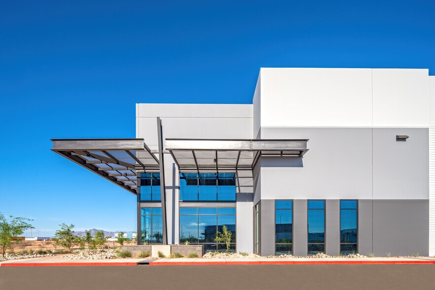 More Photos Of 9512 E Elliot Rd, Mesa Warehouse For Lease