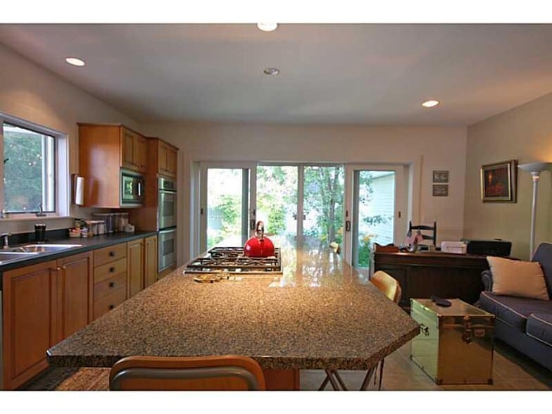 More Photos Of 68 Elm St, Camden Hotel For Sale