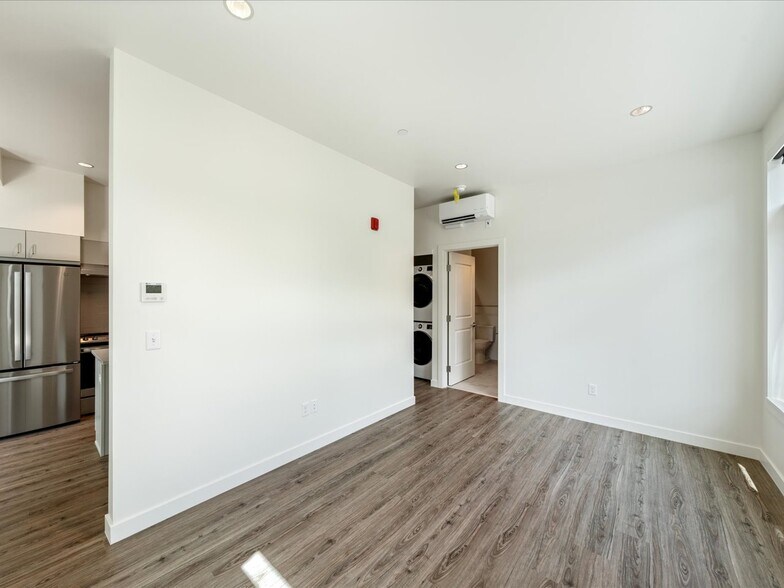 More Photos Of 185 N Lena St, Ridgway General Retail For Lease