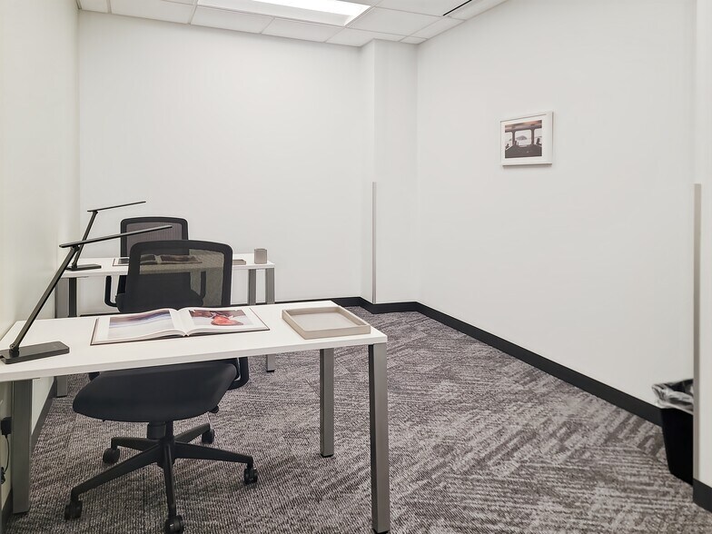 More Photos Of 7095 S Ballpark Dr, Franklin Coworking Space