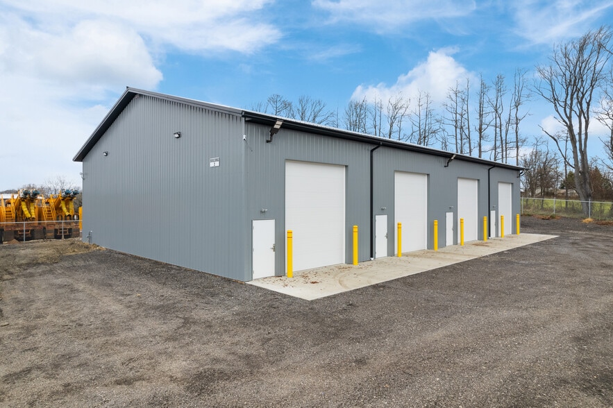 More Photos Of 204 Trump Ave NE, East Canton Flex For Lease