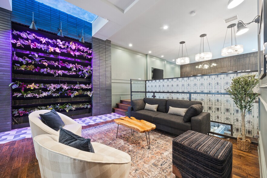 More Photos Of 2521 N Halsted St, Chicago Apartments For Lease