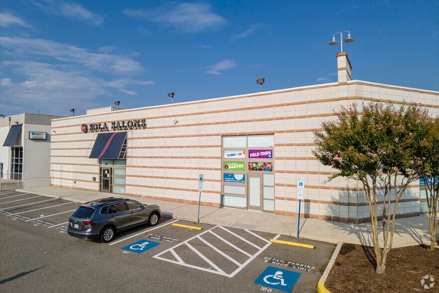 More Photos Of 2034 Eisenhower Ave, Alexandria Office For Lease