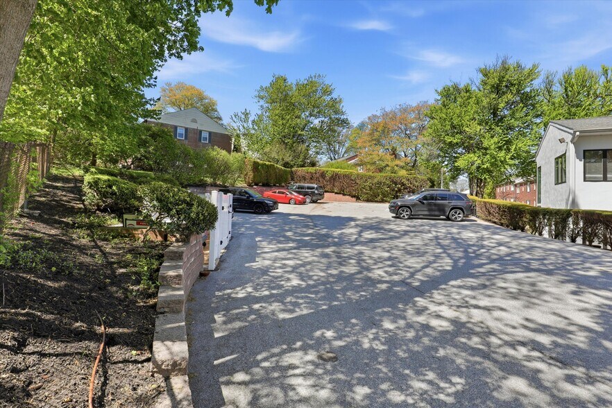 More Photos Of 528 E Lancaster Ave, Wayne Office For Lease