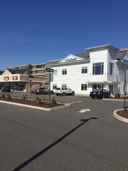 More Photos Of 109-117 Washington Ave, North Haven Storefront For Lease