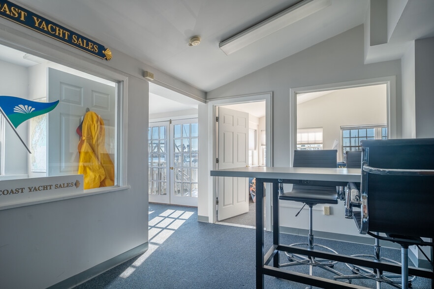 More Photos Of 47 Water St, Mystic Marina For Sale