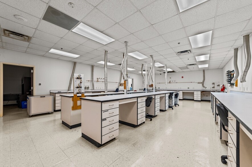 More Photos Of 2107 Black Creek Rd SE, Wilson Warehouse For Lease