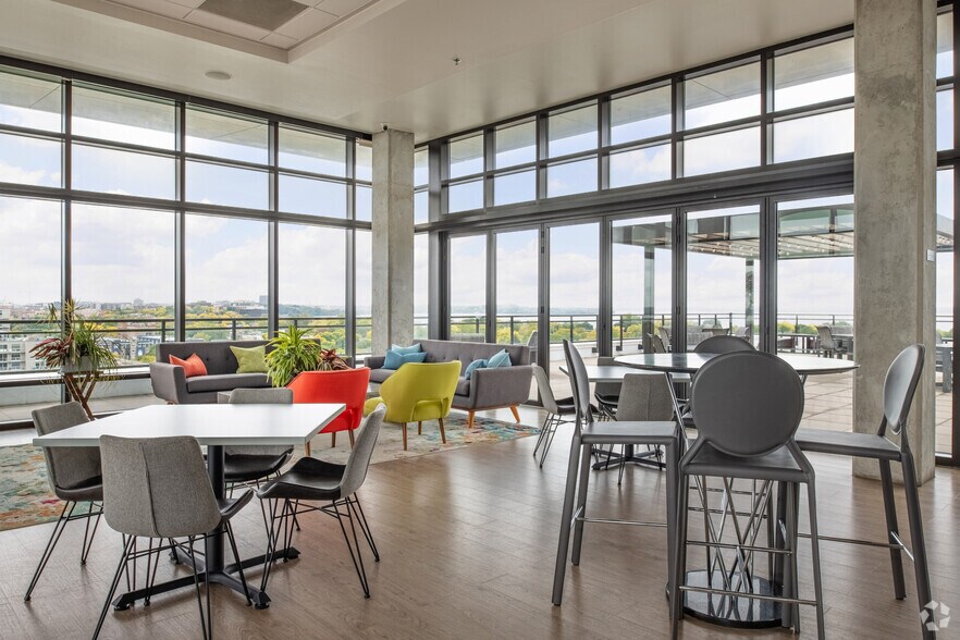 More Photos Of 1004-1028 E Washington Ave, Madison Apartments For Lease