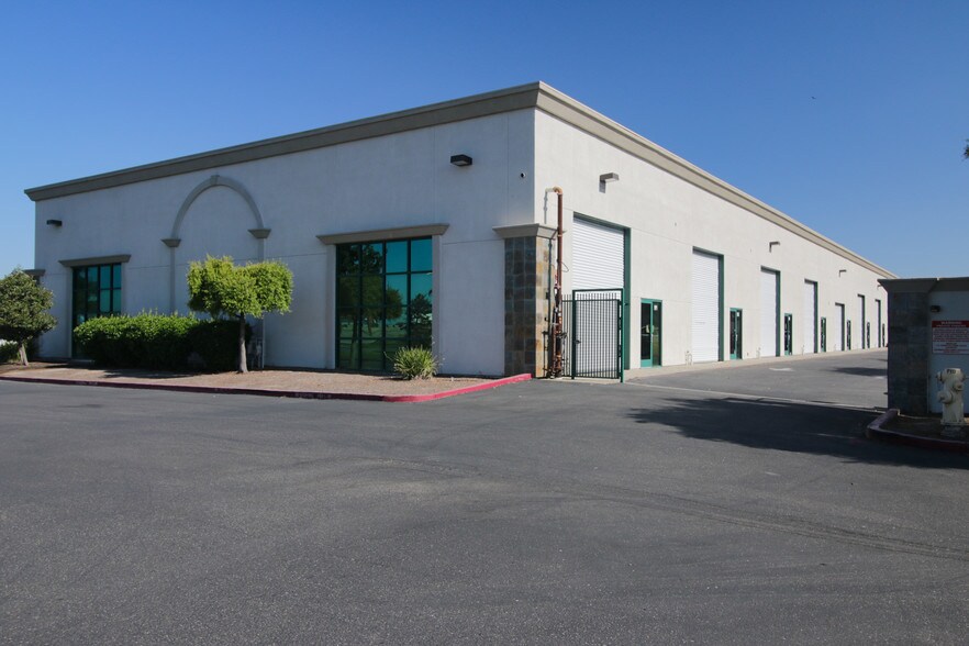 More Photos Of 95 Darcy Pkwy, Lathrop Service For Lease