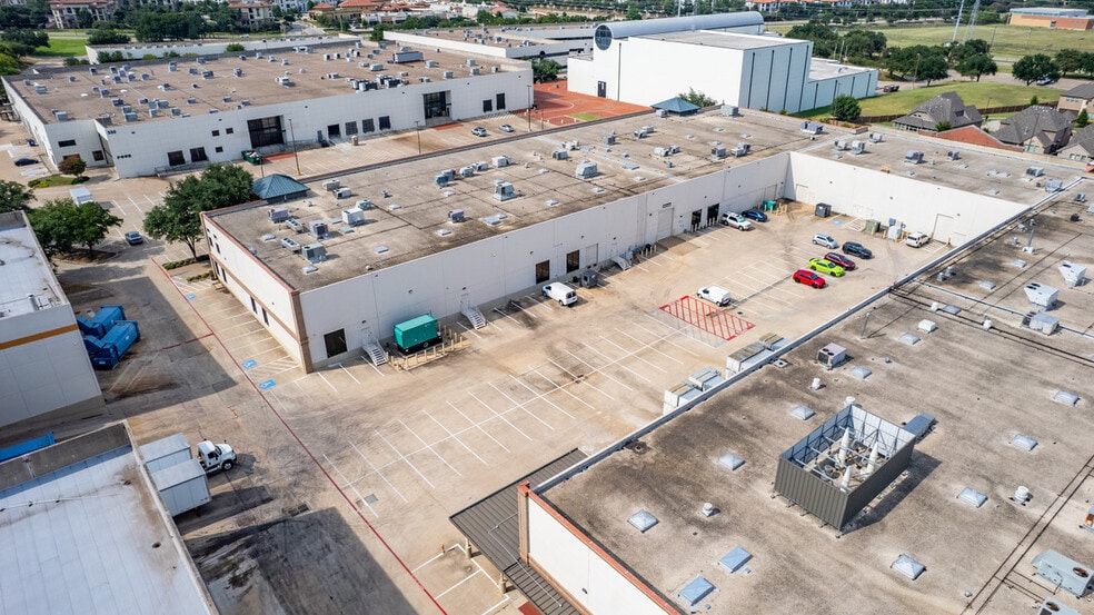 More Photos Of 6221 Riverside Dr, Irving Light Distribution For Lease