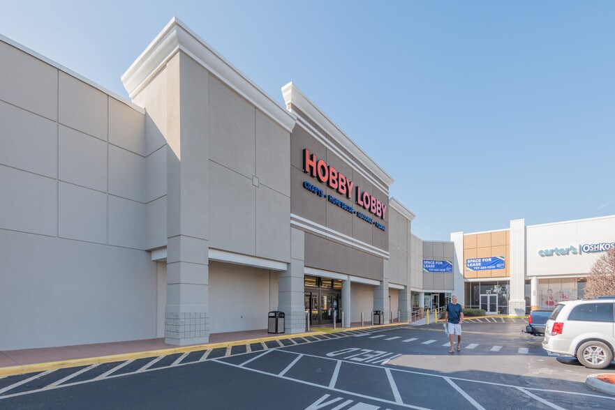 More Photos Of 23668-23674 US Highway 19 N, Clearwater Unknown For Lease