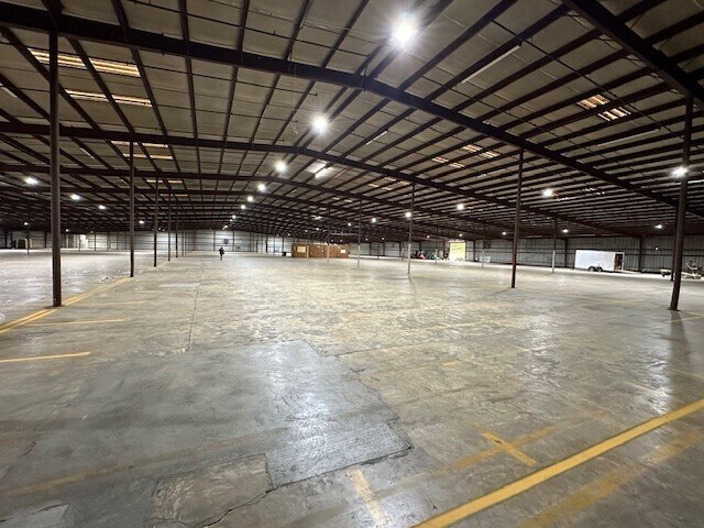 More Photos Of 3031 Veterans Pky S, Moultrie Unknown For Lease