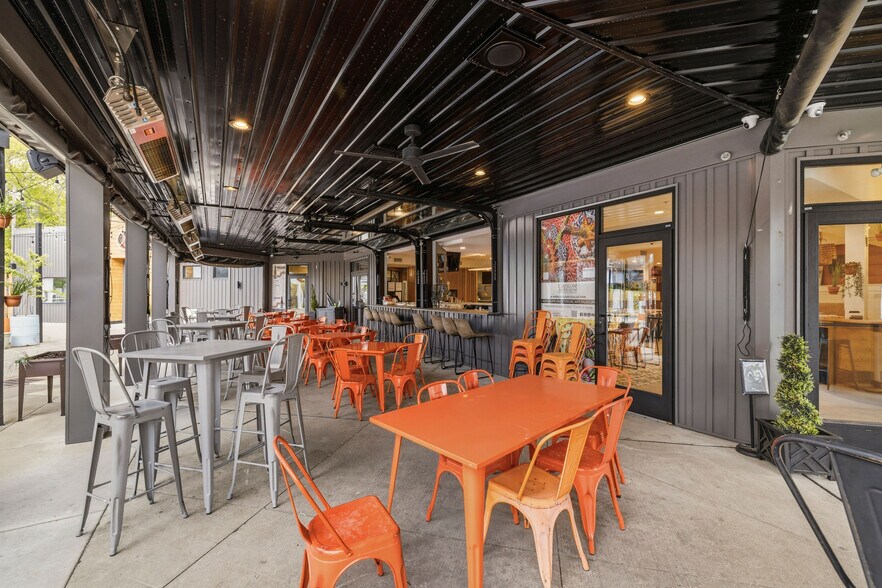 More Photos Of 402 Center St, Lewiston Restaurant For Lease