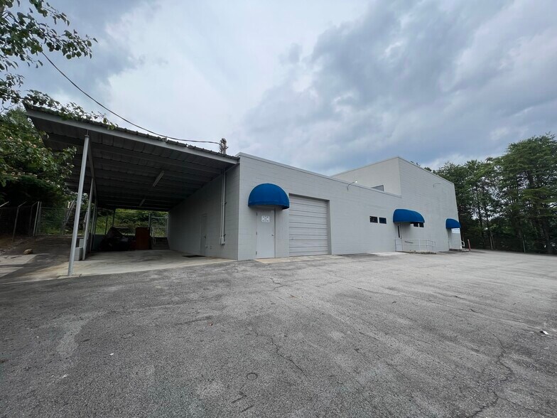 More Photos Of 1725 Louisville Dr, Knoxville Office For Lease