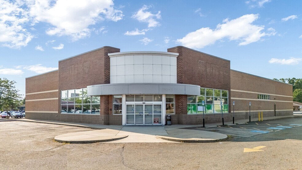 Primary Photo Of 2229 E State St, Salem Drugstore For Sale