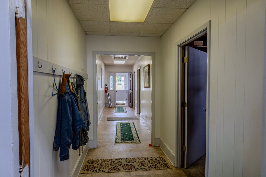 More Photos Of 710 N Walnut St, Fairmont General Retail For Sale