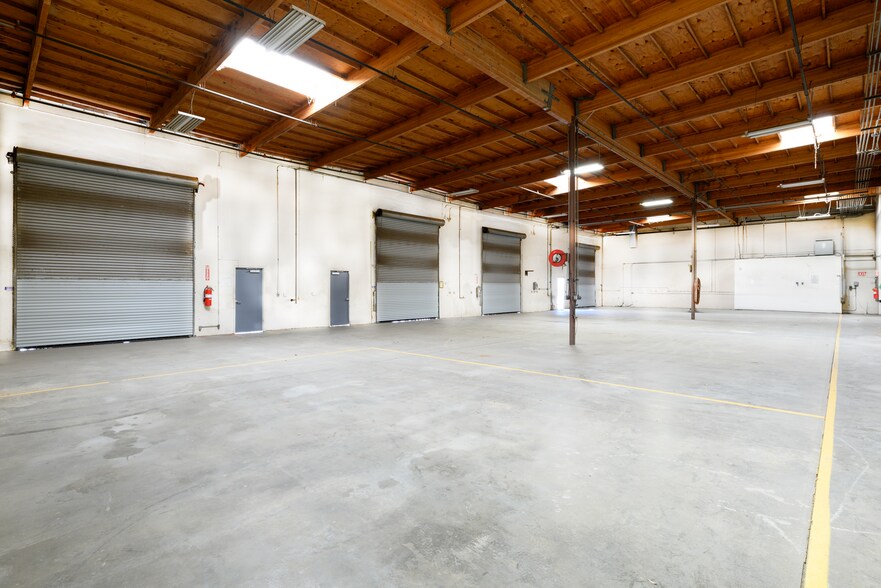 More Photos Of 1780 E Lemonwood Dr, Santa Paula Manufacturing For Lease
