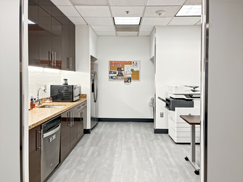 More Photos Of 1050 SW 6th Ave, Portland Coworking Space