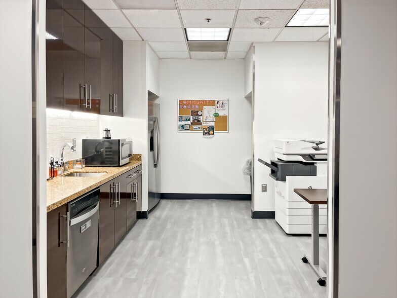 More Photos Of 1050 SW 6th Ave, Portland Coworking Space