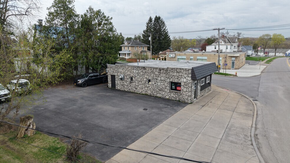 More Photos Of 157 Whitesboro St, Yorkville Storefront For Sale