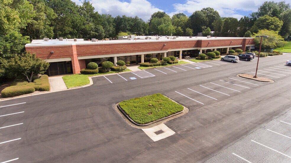 More Photos Of 5076 Winters Chapel Rd, Atlanta Office For Lease