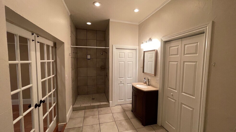 More Photos Of 415 N Muskogee Ave, Tahlequah Storefront Retail Residential For Sale