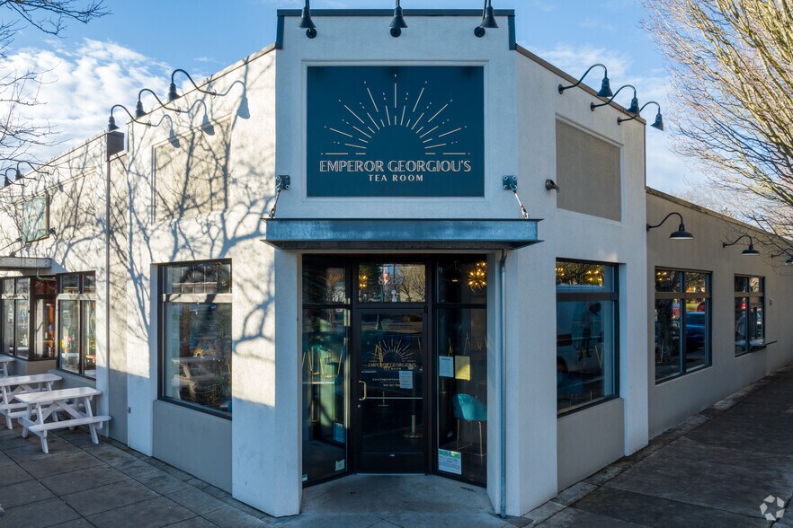 More Photos Of 8221-8237 N Denver Ave, Portland Storefront For Lease