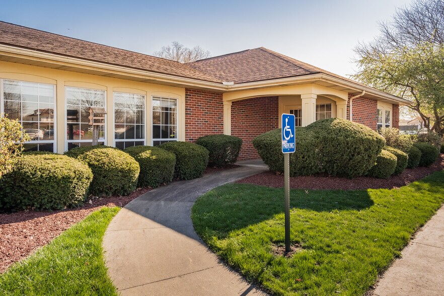 More Photos Of 7222 Day Ave SW, Navarre Medical For Lease