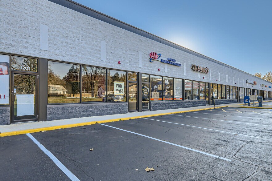 More Photos Of 1201-1231 S Main St, Algonquin Unknown For Lease